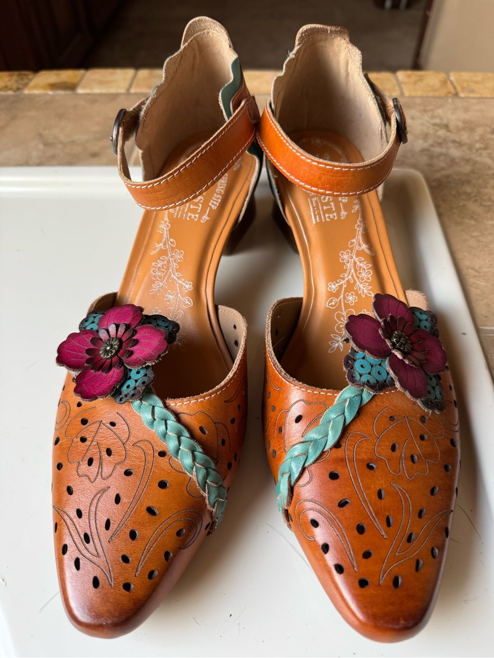 L’Artiste Women's Orange Leather Floral Sandals